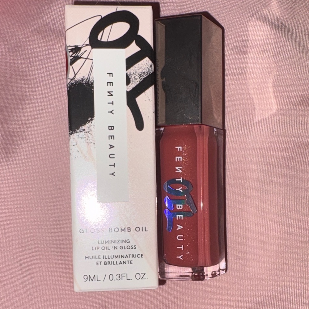 Fenty Beauty Gloss Bomb Lip Oil